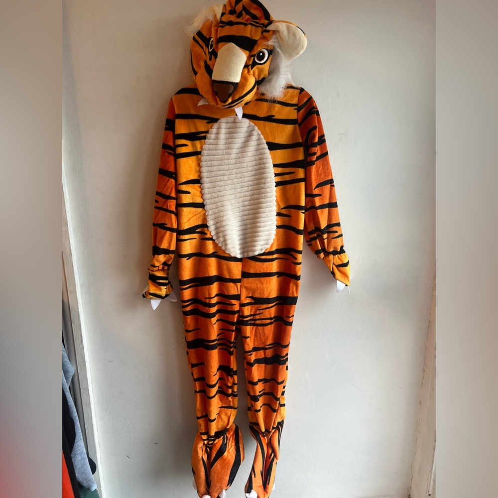Kids Tiger cub costume two-piece, head and body 2T EUC